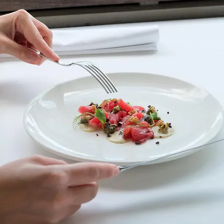 Отель Empuries 4*