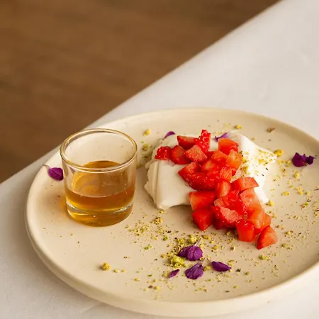 Отель Empuries 4*