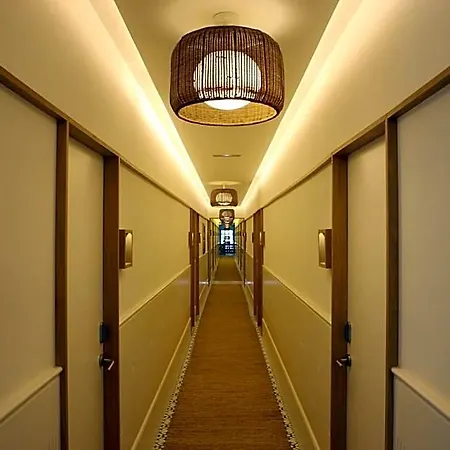 ホテル Empuries 4*